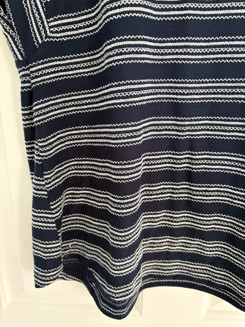 Democracy Women's Medium Navy Striped Short Sleeve Top - Picture 4 of 8